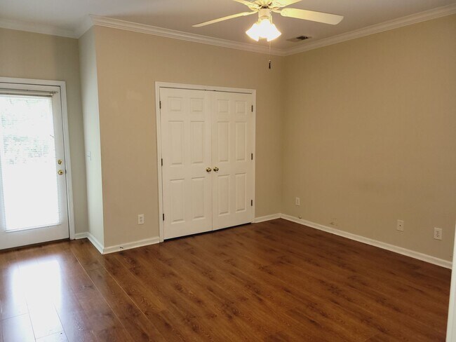 Building Photo - 5295 Cottage Ln