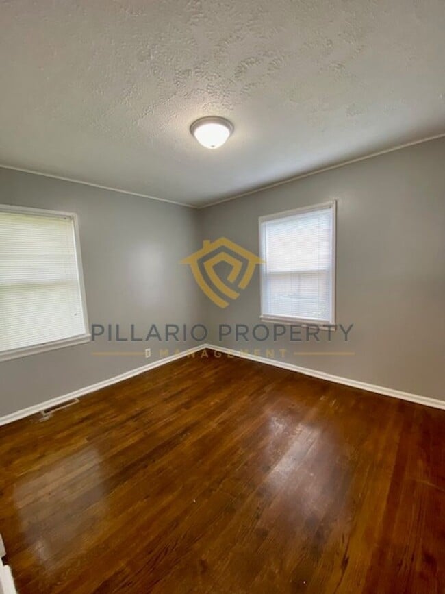Building Photo - Minutes to the Indy 500 Track, 2 Bedroom, ...