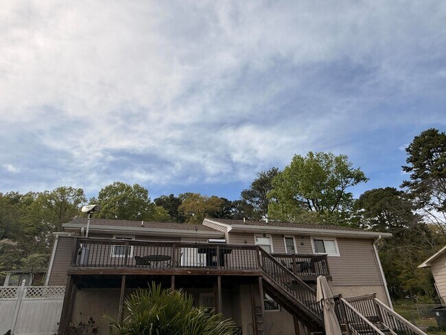 Building Photo - 1012 Elaine Trail