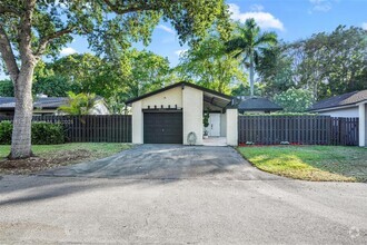 Building Photo - 10853 SW 132nd Cir Ct