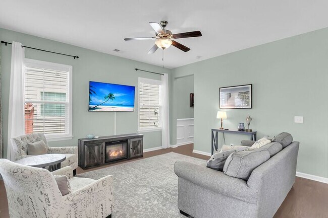 Building Photo - 534 Alderly Dr