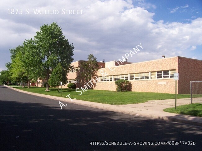 Building Photo - 1875 S Vallejo St