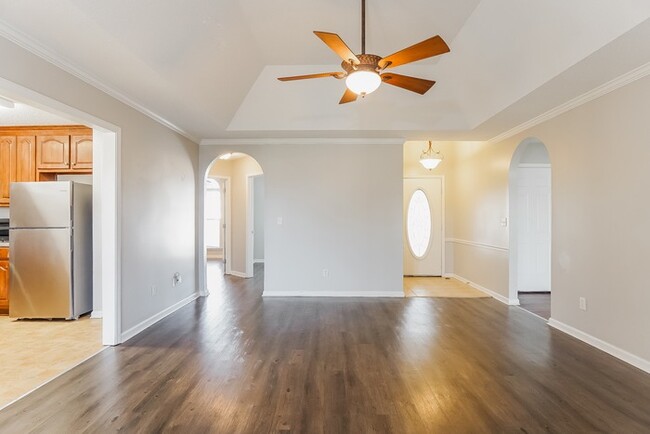 Building Photo - Charming 3 Bedroom Tuscaloosa Home