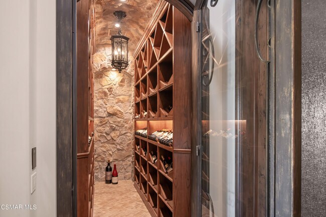 Building Photo - 4358 Cresthaven Dr