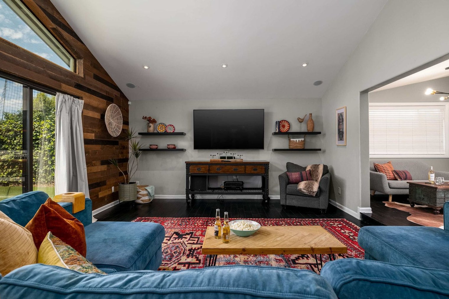 Building Photo - 6922 Jackson Dr