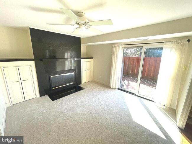 Building Photo - 301 Worthington Dr