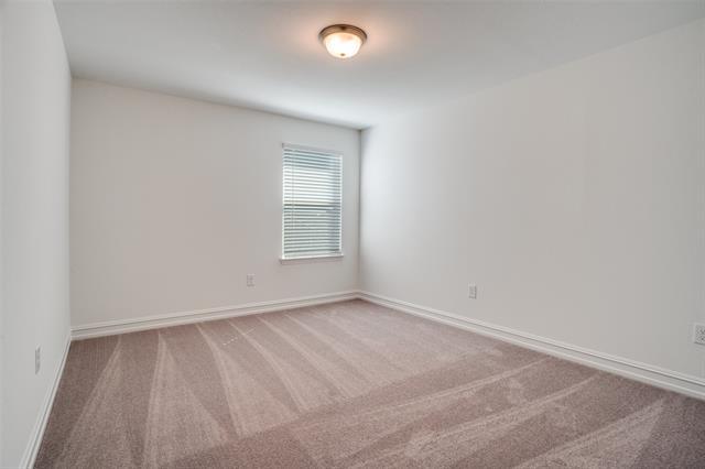 Building Photo - 1600 Tyler Dr