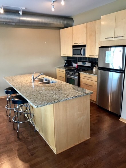 Building Photo - 1211 Lagoon Ave