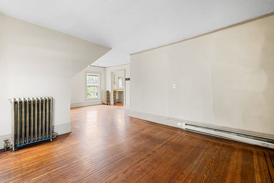 Building Photo - 2217 Aldrich Avenue South