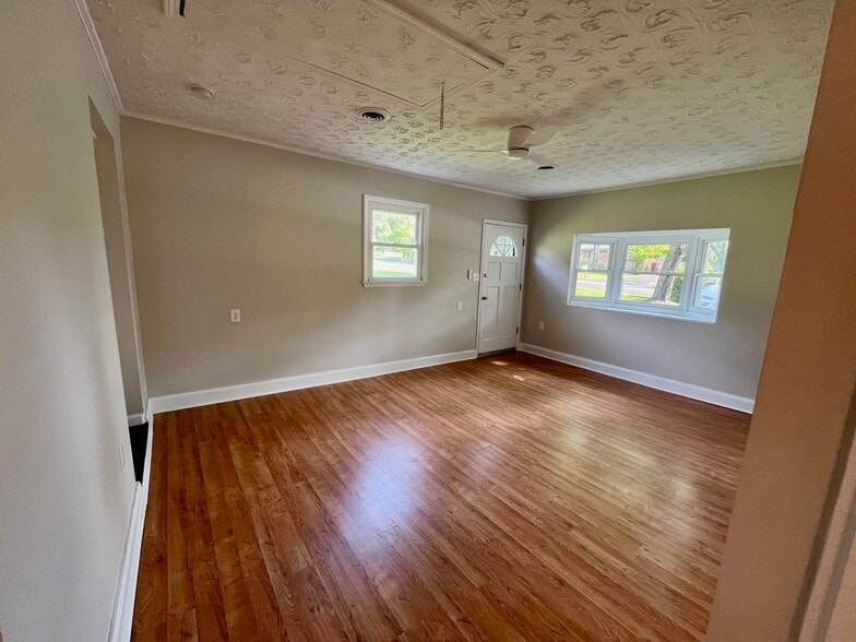 Master Bedroom - 2707 Granbrook Dr