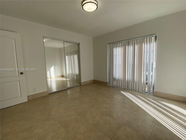 Building Photo - 11398 Royal Palm Blvd