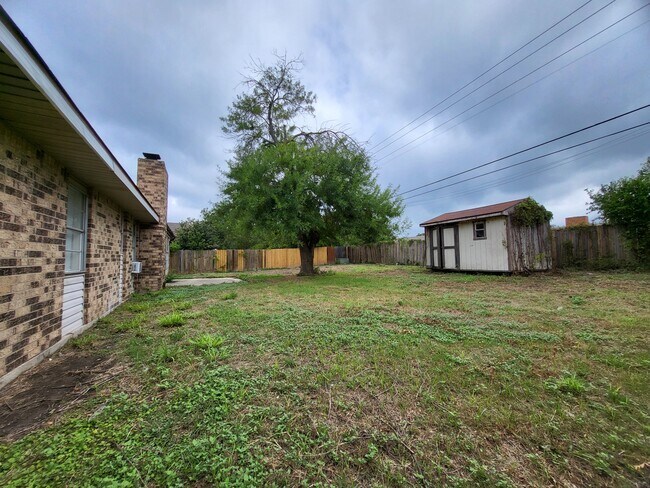 Building Photo - 1708 Kenyon St