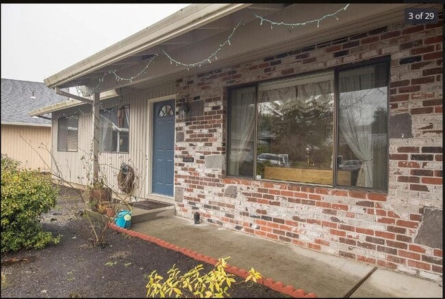 Building Photo - Charming 3-Bedroom Home with Vaulted Ceili...