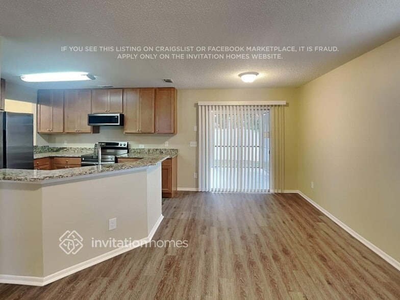 Building Photo - 176 Edgewater Cir