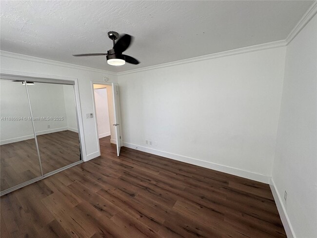 Building Photo - 505 NE 30th St