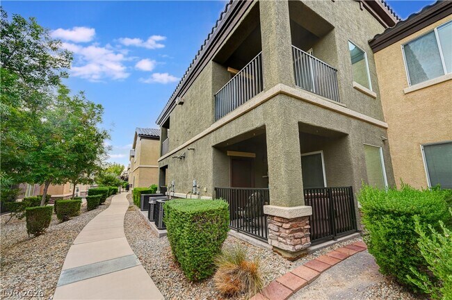 Building Photo - 6868 Sky Pointe Dr