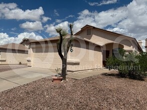 Building Photo - 4702 E Cooper St