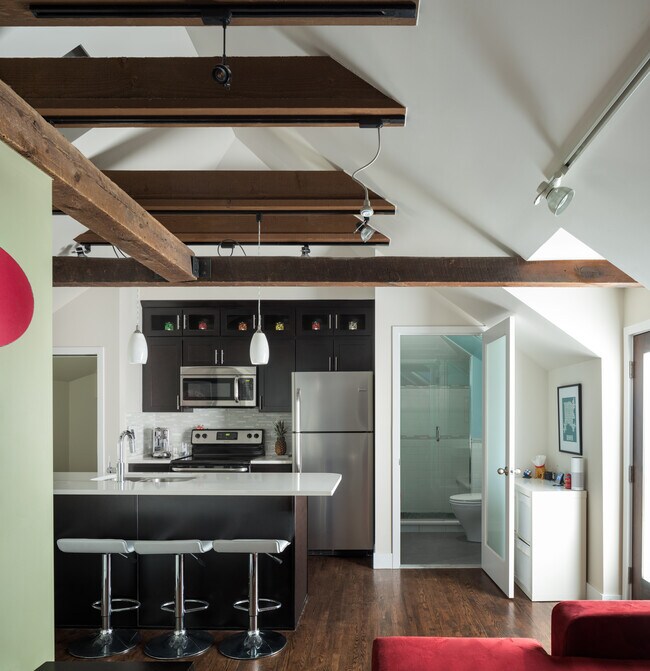 Primary Photo - 1044 N Pennsylvania St