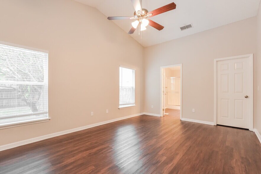 Building Photo - 287 Brightview Dr