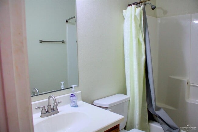 Building Photo - 22 Sabrina Dr