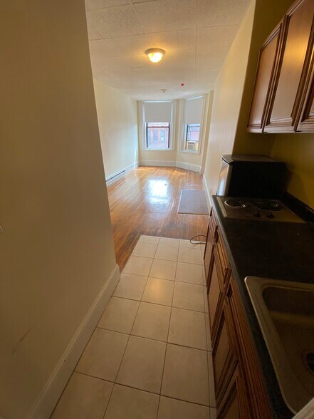 Building Photo - 506 Beacon St