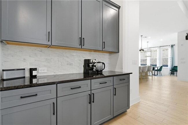 Building Photo - 415 Oakleigh Ave