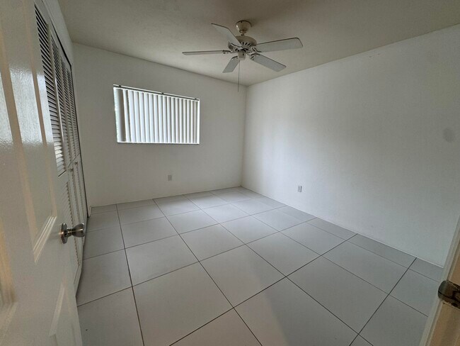 Building Photo - 1803 Palm Beach Trace Dr