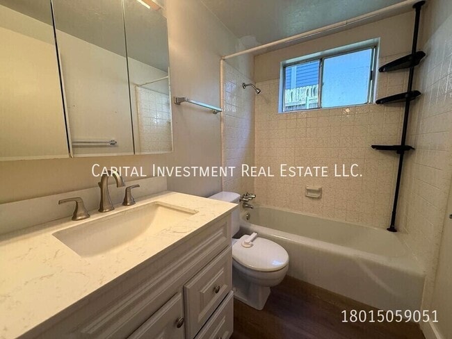 Building Photo - 1728 S 800 E
