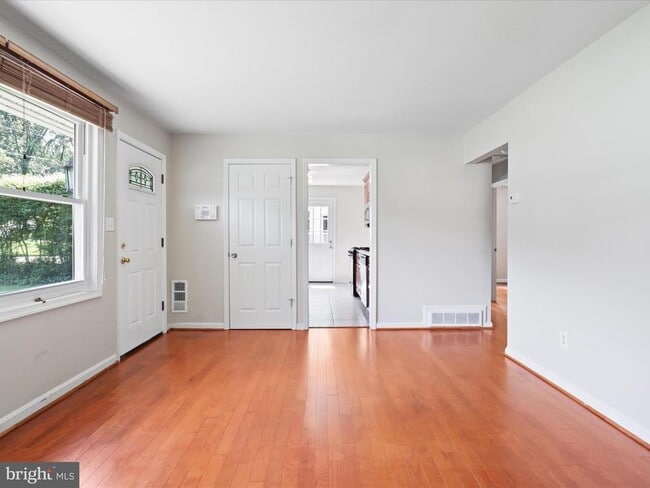 Building Photo - 5544 Halwis St