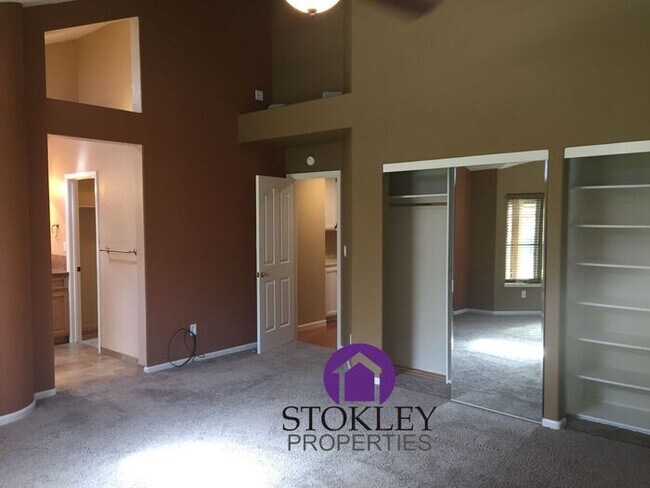 Building Photo - 158 Glenview Dr
