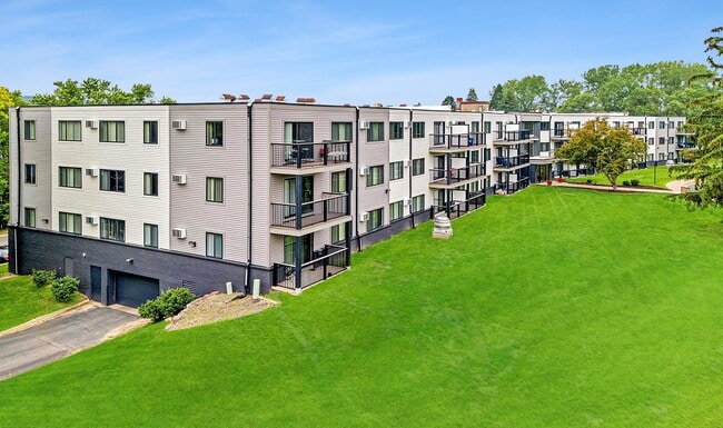 Building Photo - Palisades