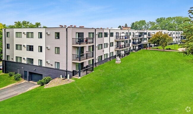 Building Photo - Palisades