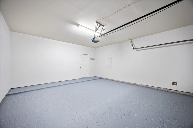 Building Photo - 2947 Hackamore Hollow Ln