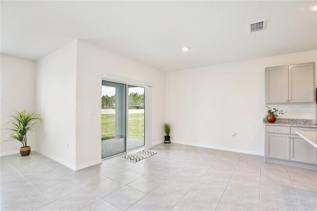 Building Photo - 1372 Sugarwood St