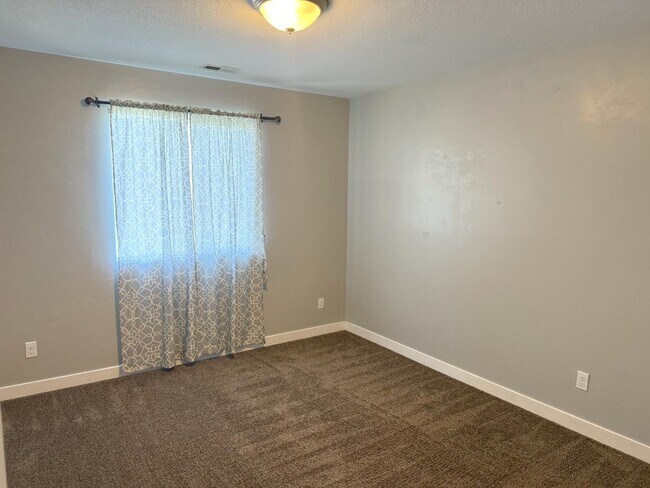 Building Photo - 362 S 790 W