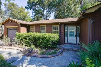 Building Photo - 1405 Parkdale Dr