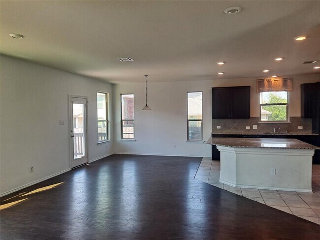 Building Photo - 670 Landon Samuel Lp