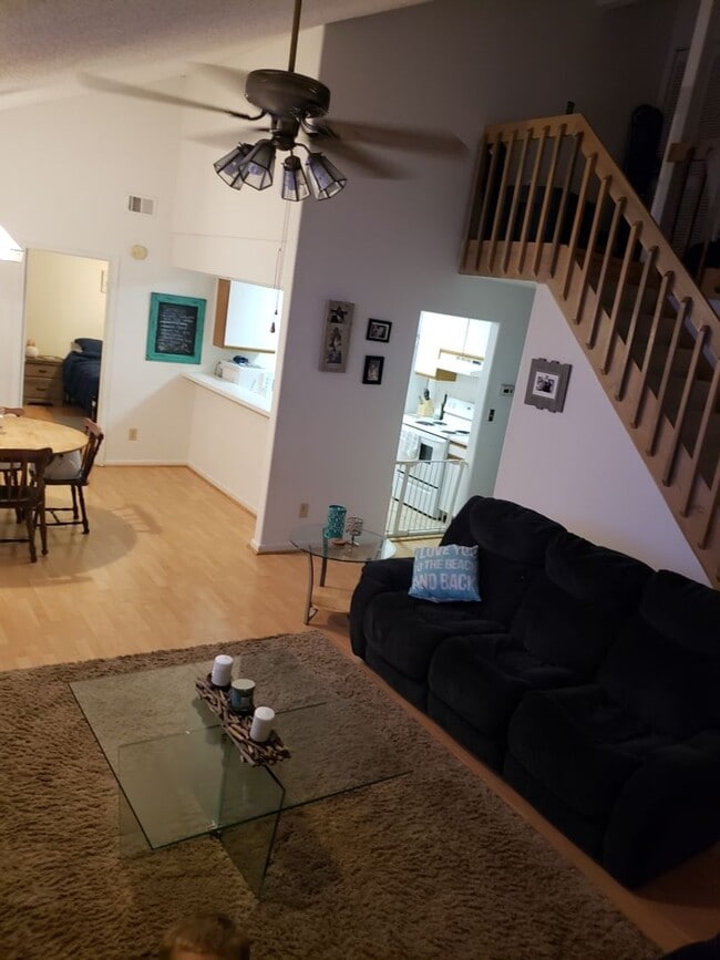 Building Photo - Style, Space & Location Vibes—Your Next Ch...