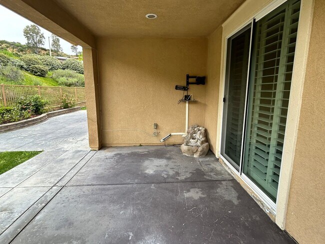 Building Photo - 3502 RAWLEY ST CORONA 92882 (5 BED / 3.5 B...