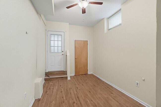 Building Photo - Emming Duplex