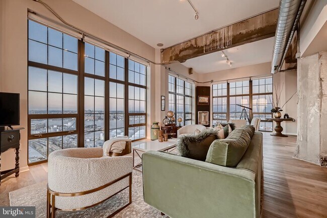 Building Photo - 1200 Steuart St