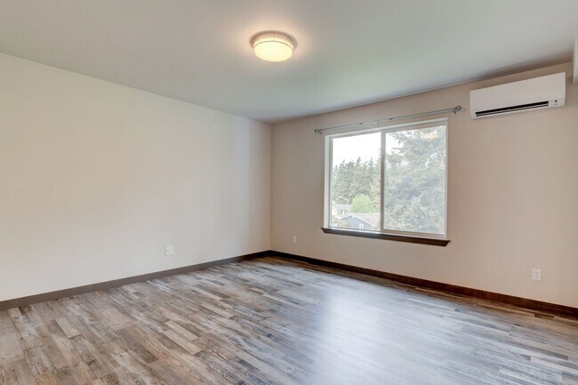 Building Photo - 2 bed 2 Bath Condo in Summerwind Community