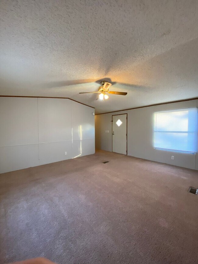 Building Photo - 3521 Gladden Lane W.