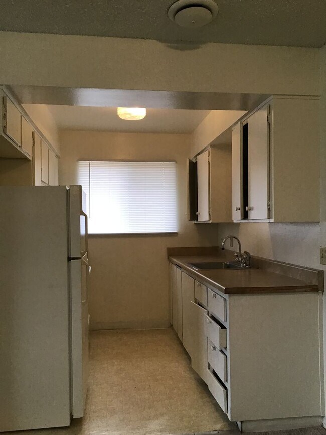 Building Photo - 1119 Casita Dr