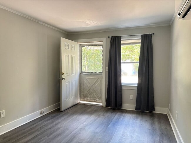 Building Photo - Available now. WATER & SEWER INCLUDED! Gre...