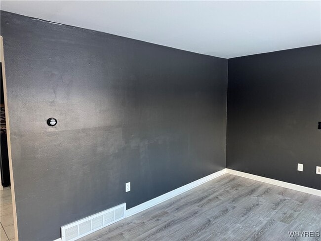 Building Photo - 235 Robert Dr