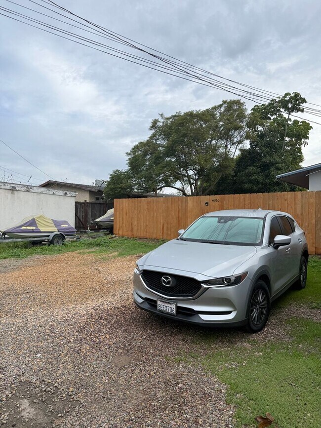 Building Photo - CLAIREMONT DRIVE