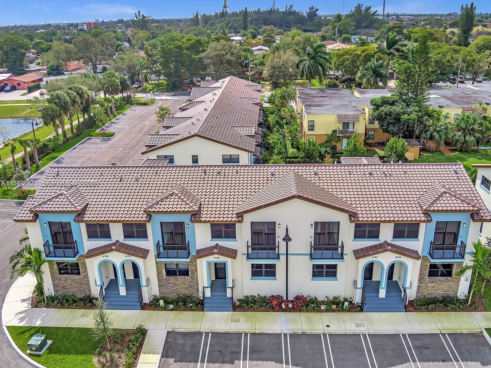 Building Photo - 6130 SW 36th Ct