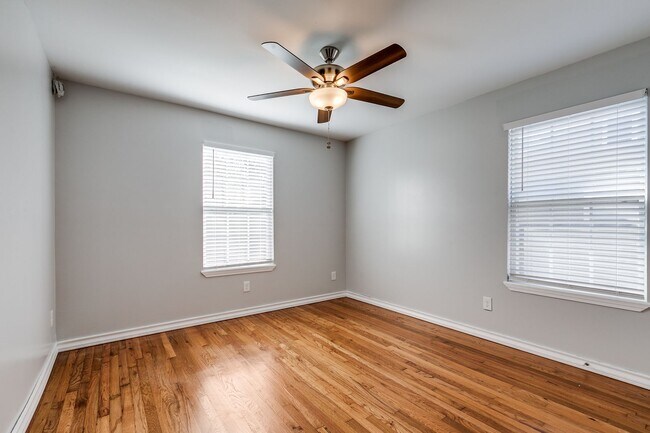 Building Photo - BLUE BONNET HILLS 3-BEDROOM