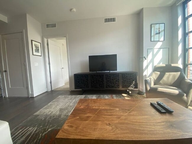 Building Photo - One of the Newest and Most Desirable Locations On the Wharf! Fully Furnished 1 Bed at the VIO! Av...